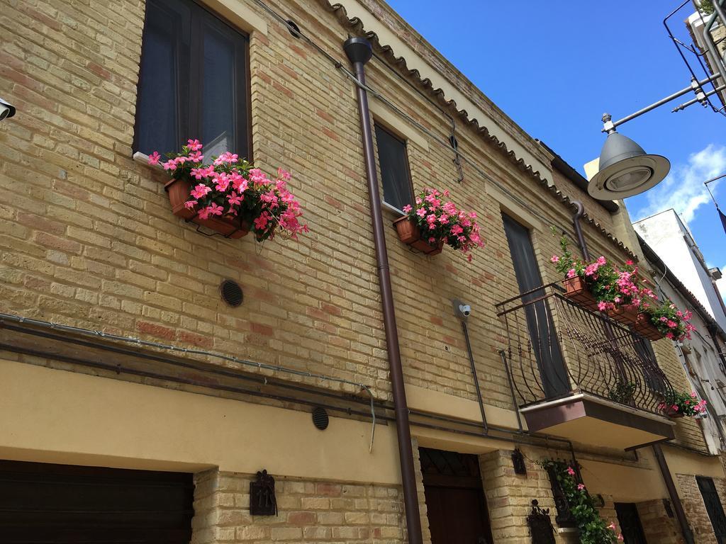 Guest House Dimora Fiorita Serracapriola ภายนอก รูปภาพ